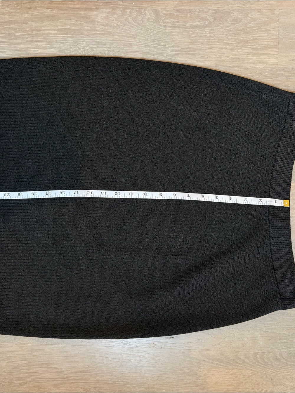 St. John Basics Black Knit Pull on Pencil Skirt, EUC, SZ 10 - Picture 5 of 11